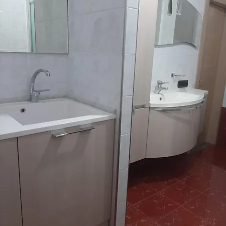 Luminoso アパート グロッターリエ